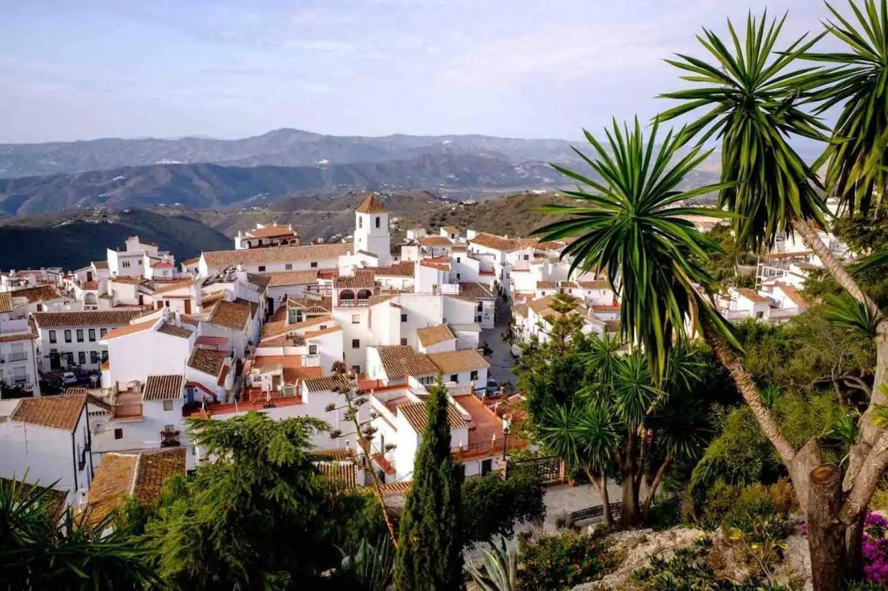 Encanto Guesthouse Canillas de Aceituno Luaran gambar